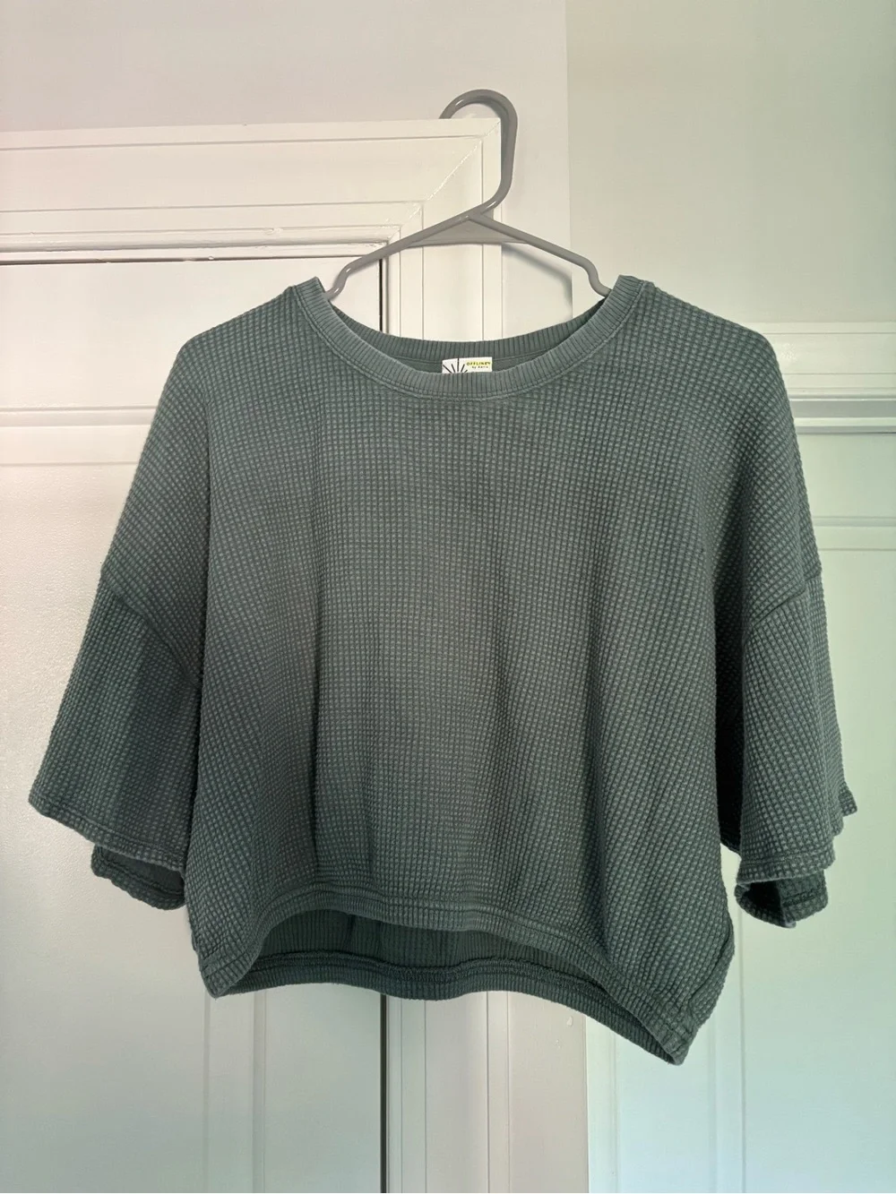 AERIE CROPPED TEE - Picture 2 of 3